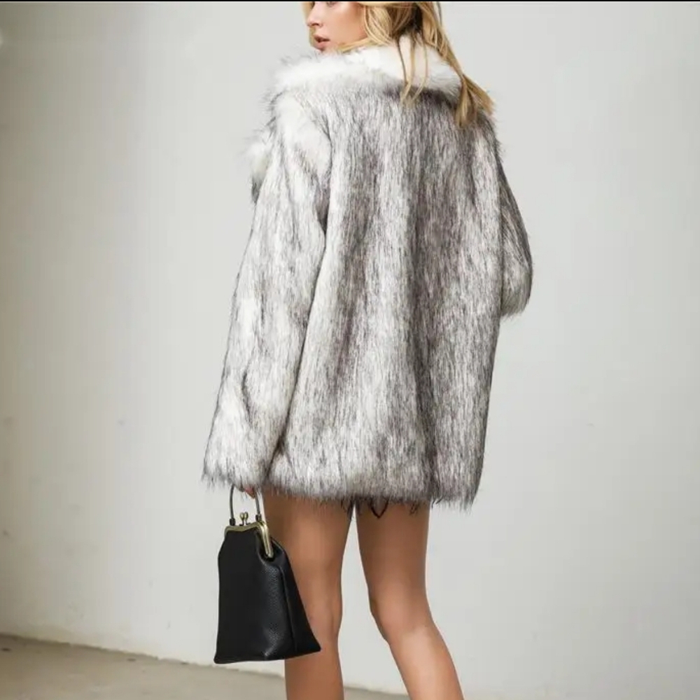 Blazer Collar Faux Fur Coat Women Winter Clothes - Picture 4 of 9